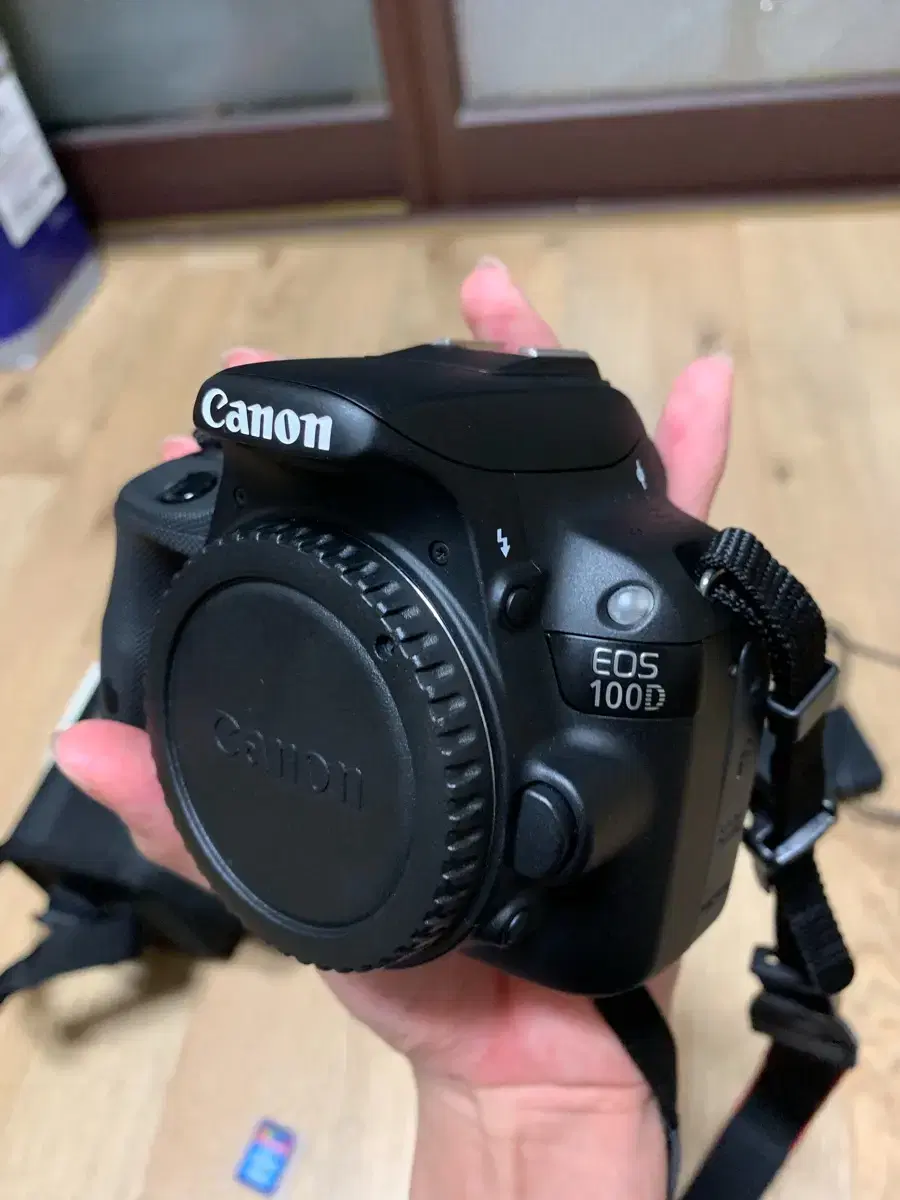 캐논 100D 바디 DSLR